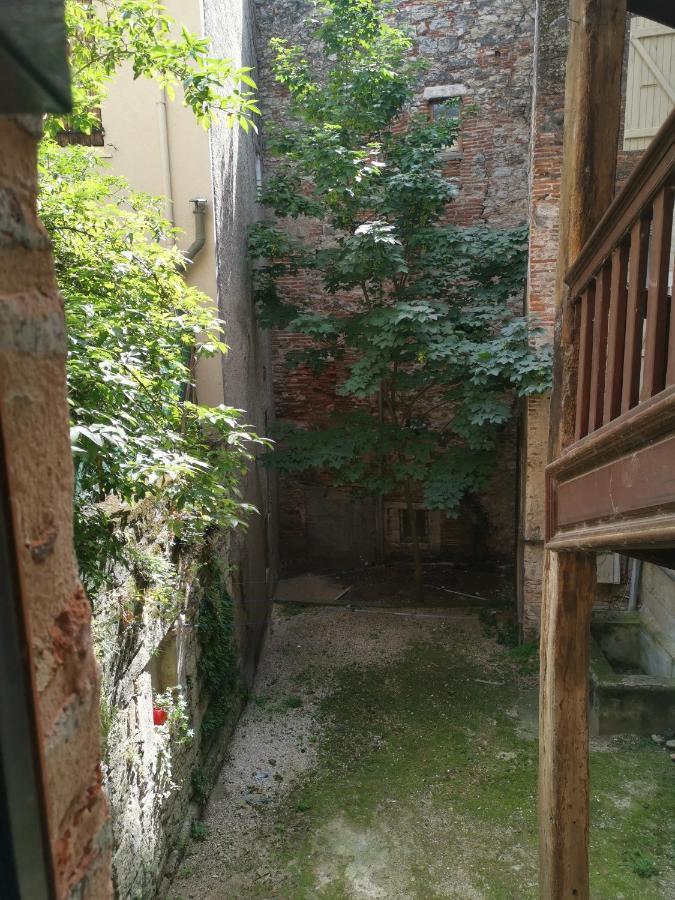 Beau Studio Renove Lumineux , Calme , Wifi Appartement Cahors Buitenkant foto